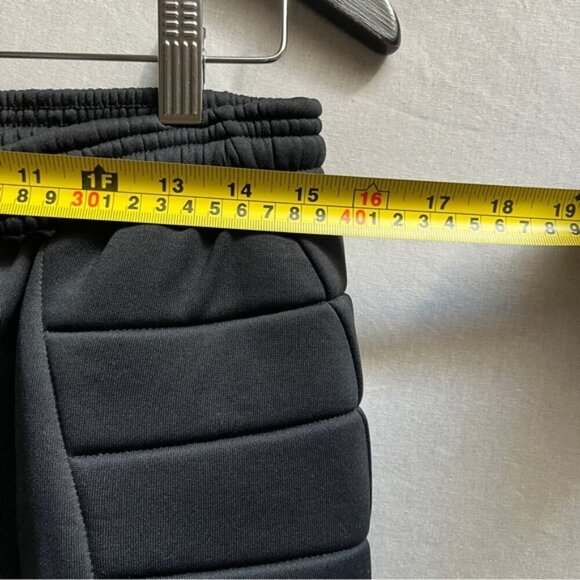 NWT Umbro padded soccer shorts Sz L - Picture 7 of 7